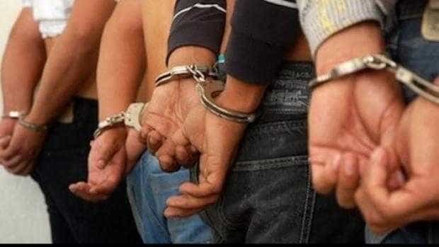 Trei tineri din Curtea de Argeș și-au riscat libertatea pentru un telefon, un ceas și 70 de lei