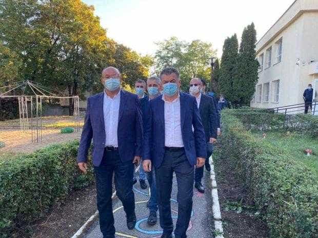 Gentea și Mînzînă, declarații la ieșirea din secția de vot