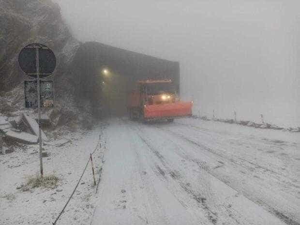 A nins pe Transfăgărășan! De marți, drumul se închide pe anumite sectoare
