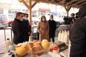 Viceprimarul Nicolae Zaharia, primărița Elena Lăsconi, prefectul Emanuel Soare și directorul cancelariei prefectului, câmpulungeanul Lucian Ionescu