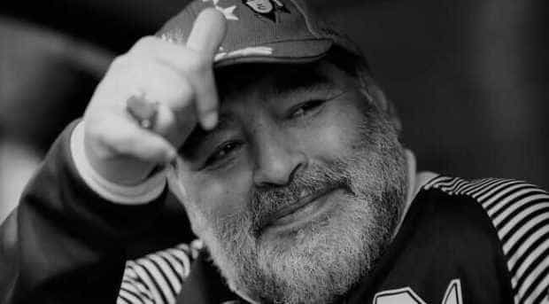 A murit fostul mare fotbalist Diego Armando Maradona