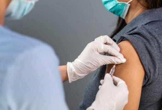 Coordonatorul campaniei de vaccinare anti-COVID: „Vaccinarea împotriva virusului SARS-CoV-2 va fi gratuită și voluntară”