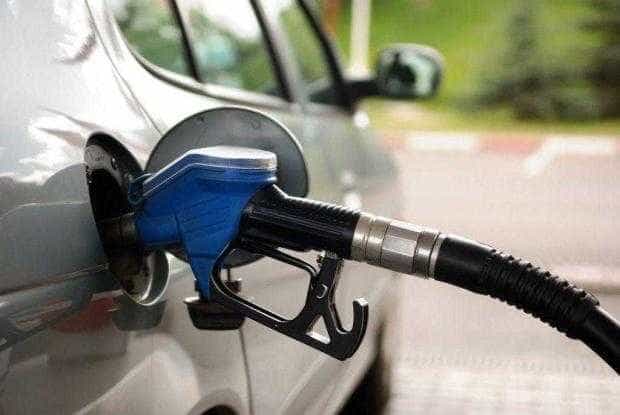 Românii vor scoate mai mulți bani pentru carburanți, de la 1 ianuarie