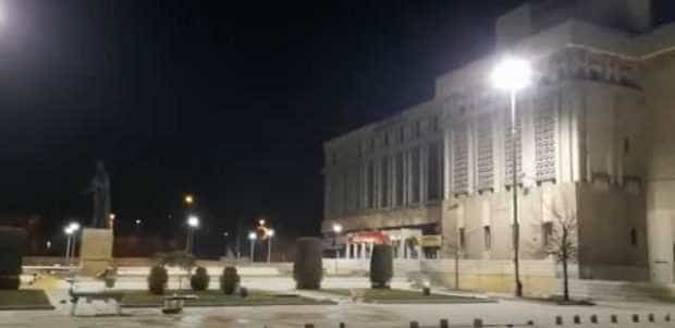 Municipalitatea închide lumina în Piața Primăriei pentru a marca Earth Hour
