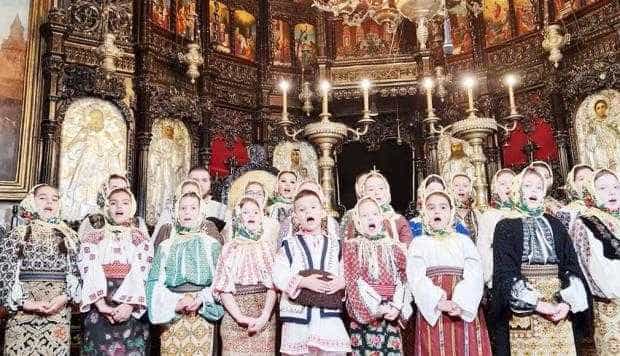 La Şcoala Populară de Arte, profesorii şi elevii sunt de neclintit: „Noi păstrăm tradiţia!” 6 Clasa de canto prof. Georgiana Gavrilă, la Biserica „Sf. Gheorghe” din Piteşti