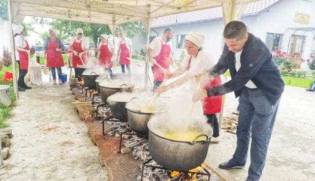 Tradiţiile de Rusalii în comuna Bradu