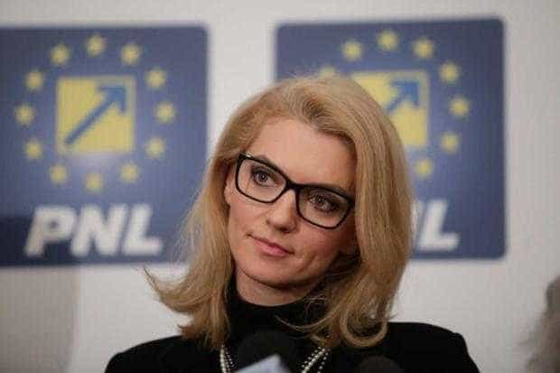 Senatorul Alina Gorghiu, mesaj de felicitare pentru Radu Perianu, candidat la președinția PNL Argeș