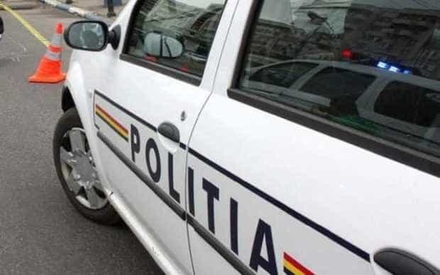 Pitești. Şofer urmărit şi amendat de poliţie după ce le-a atras agenţilor atenţia că staţionau neregulamentar