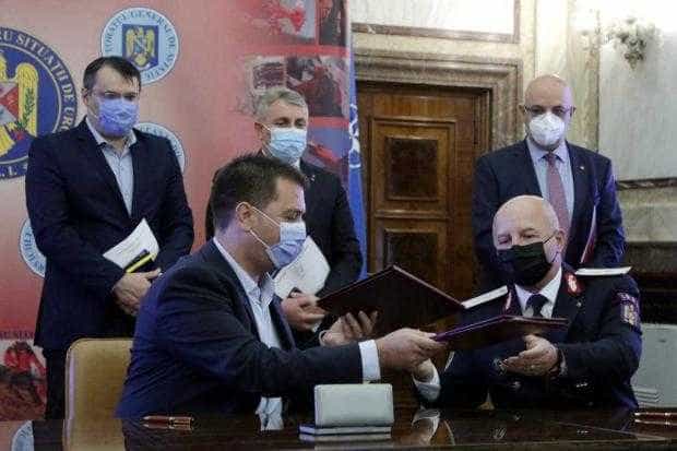 ISU Argeș: S-au semnat două Acorduri-cadru privind furnizarea a 476 de autospeciale de stingere a incendiilor