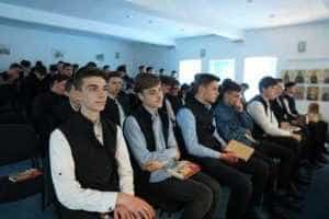 De ziua sa, ÎPS Calinic a fost la școala care îi poartă numele, din locurile natale 9 De ziua sa, ÎPS Calinic a fost la școala care îi poartă numele, din locurile natale 9