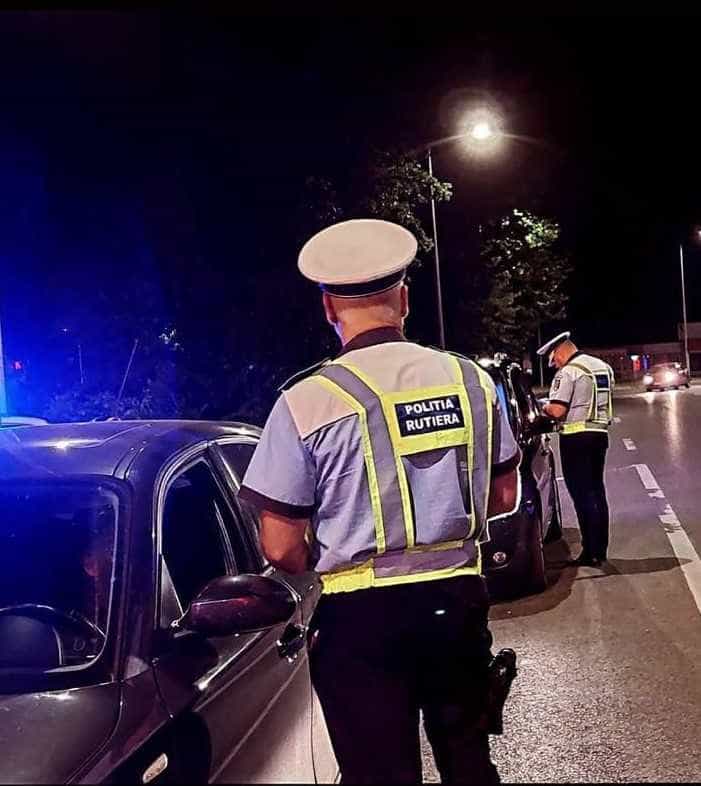 Polițiștii piteșteni, la datorie noaptea trecută! S-au dat amenzi în valoare de peste 15.000 de lei