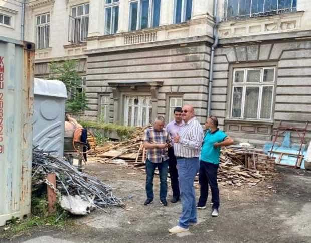 Șantier deschis la Muzeul Județean Argeș! Au început lucrările de restaurare a clădirii!