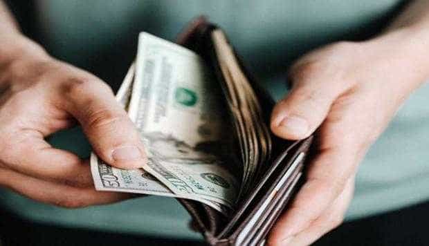August cu creșteri de salarii. Ce angajați sunt vizați