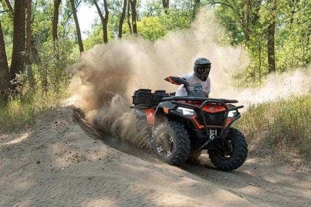 Prins când se dădea cu un ATV neînmatriculat. Mai era şi băut!