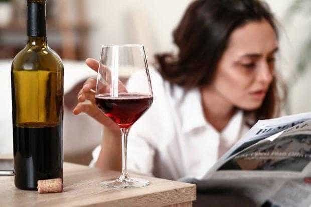 Românii sunt în TOP în Uniunea Europeană la consumul excesiv ocazional de alcool