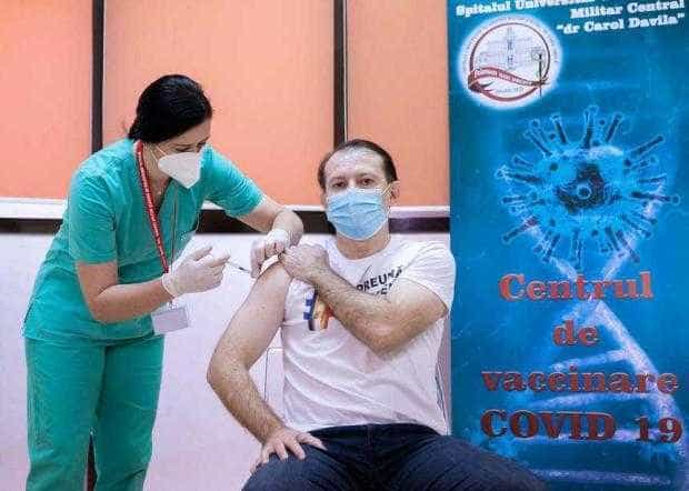 Premierul Florin Cîţu a anunțat că se va vaccina cu a treia doză de vaccin anti-Covid