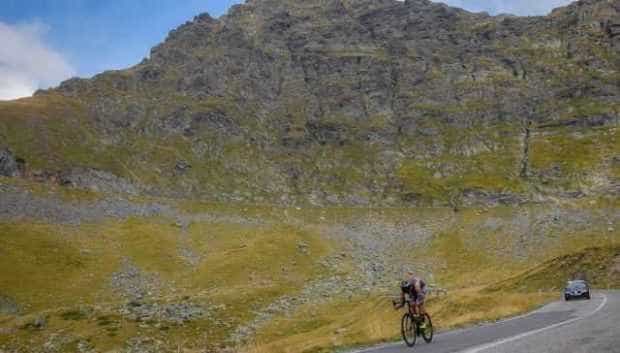 Transfăgărăşanul se închide sâmbătă între Vidraru şi Bâlea Lac pentru cel mai dificil triatlon din România