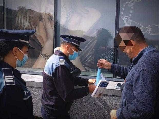 Aproape 2000 de argeșeni verificați pentru respectarea măsurilor anti-Covid-19