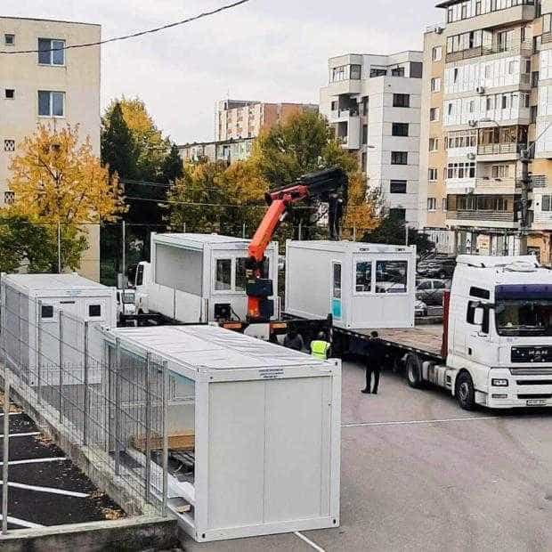 Au sosit containerele la Școala „Mihai Eminescu” Pitești
