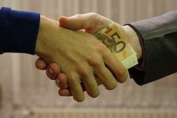 “Când redactezi sesizarea, trebuie să-ți redactezi și demisia!” Raport: Statutul avertizorului de integritate în România