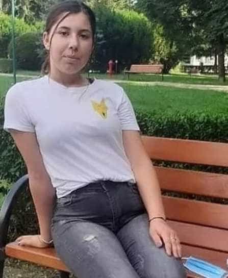Din ce cauză a murit adolescenta căreia i s-a făcut rău la liceul din Costești