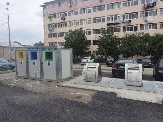 Primăria Pitești continuă instalarea insulelor destinate deșeurilor reciclabile în trei cartiere din municipiu