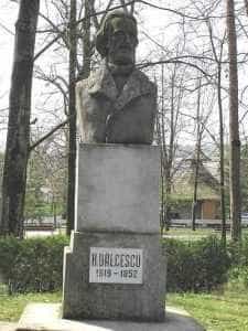 Bustul lui Nicolae Bălcescu din parcul „Zăvoi“ al orașului Râmnicu Vâlcea