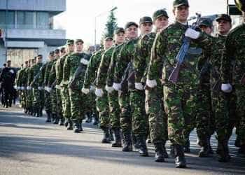 Depuneri de coroane, slujbe și defilare militară de 1 Decembrie, la Mioveni