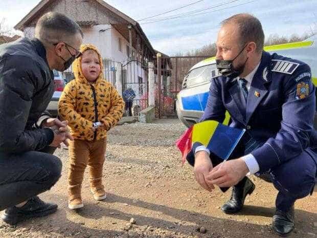 Polițiștii argeșeni, surpriză pentru admiratorul lor de 3 ani