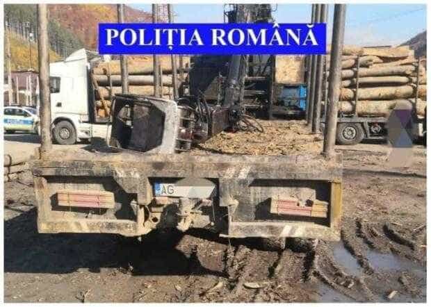 Transport ilegal de lemne. Camion confiscat și dosar penal pentru șofer