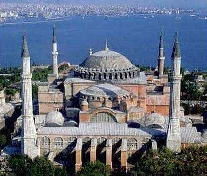 27 Decembrie 537: Este terminată construcția marii  catedrale  ortodoxe din Constantinopol, Sfânta Sofia (Hagia Sofia)