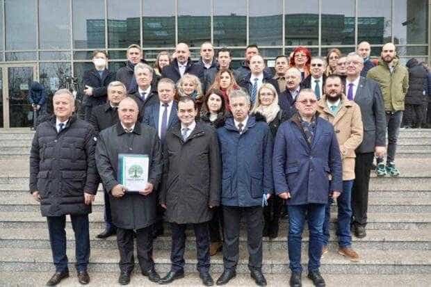 Miuțescu și Orban au înregistrat Forța Dreptei la Tribunalul București