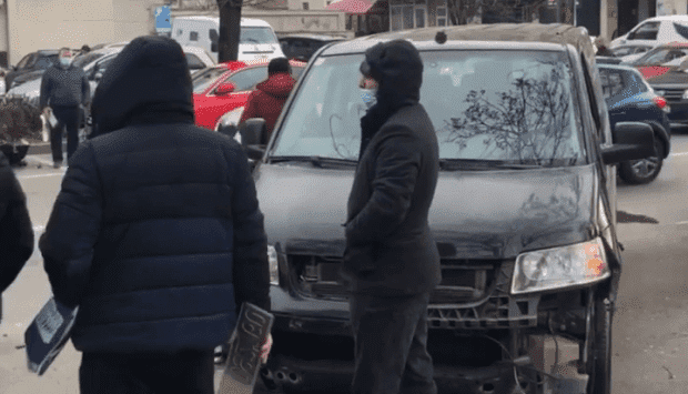 ACUM! Trei autoturisme implicate într-un accident rutier în centrul Piteștiului