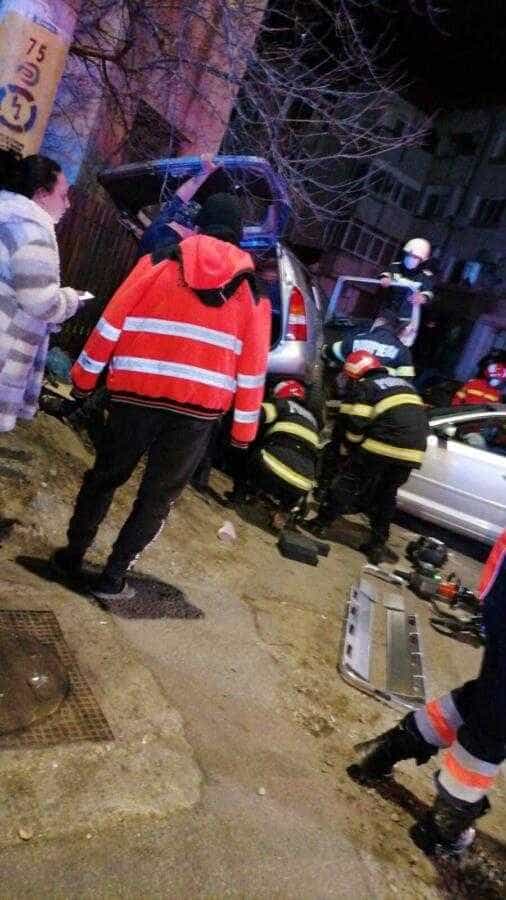 UPDATE/ Două persoane au ajuns la spital, în urma accidentului de la Mărăcineni