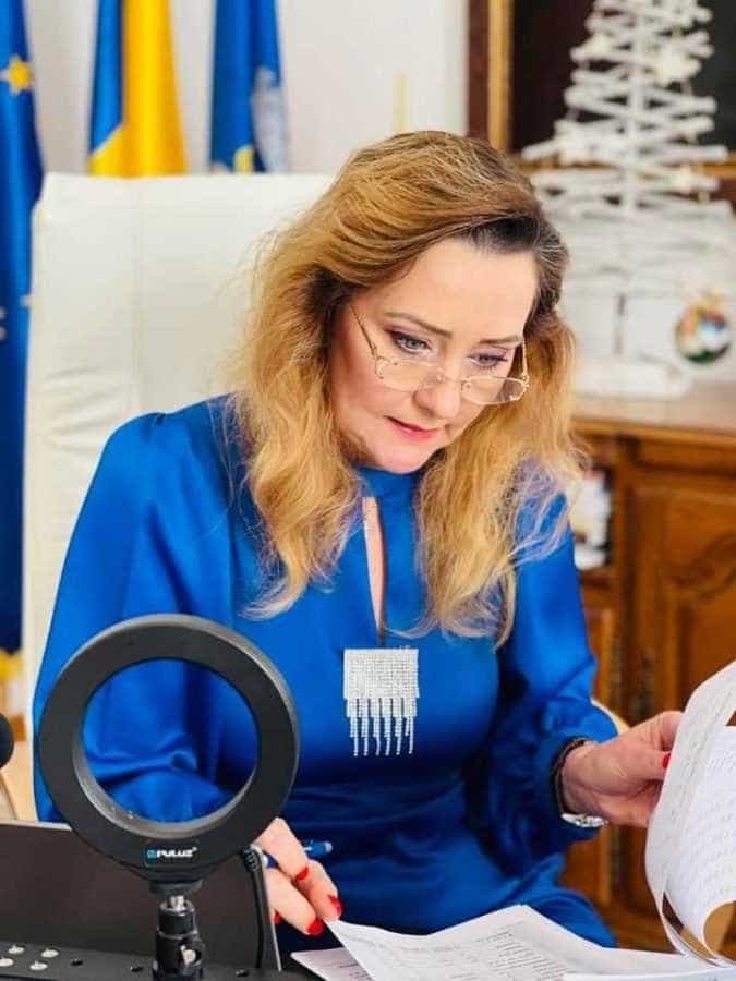 Primărița Câmpulungului e revoltată: ” Iar a fost sacrificat Spitalul Câmpulung! „