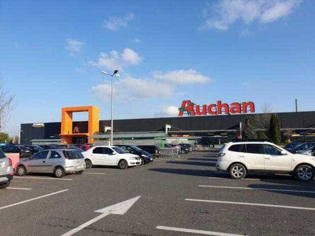 Bărbat mort la Auchan Bascov