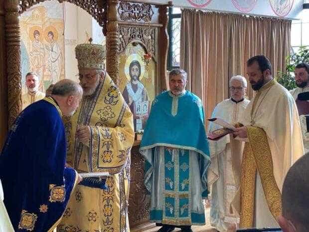 Arhiepiscopul Calinic și preoți de rang înalt la paraclisul UPIT, de Întâmpinarea Domnului