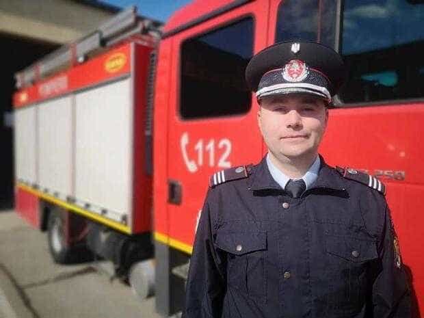 Pompier argeșean declarat eroul zilei! A intervenit la un incendiu de lângă locuința sa
