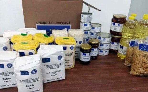 Începe distribuirea pachetelor cu alimente către persoanele defavorizate din Argeș