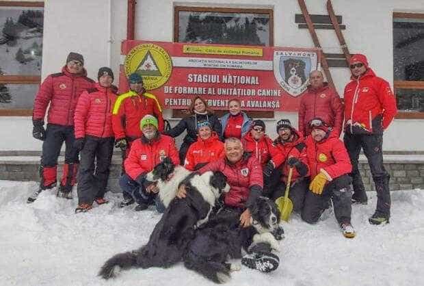 Noi unități canine de avalanșă în Argeș