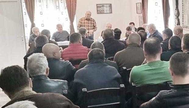 Spectator la şedinţa de obşte de la Rucăr. De la micimea dramurilor, la mulţimea voturilor