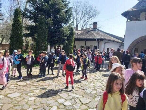 Copiii au luat cu asalt Muzeul Golești