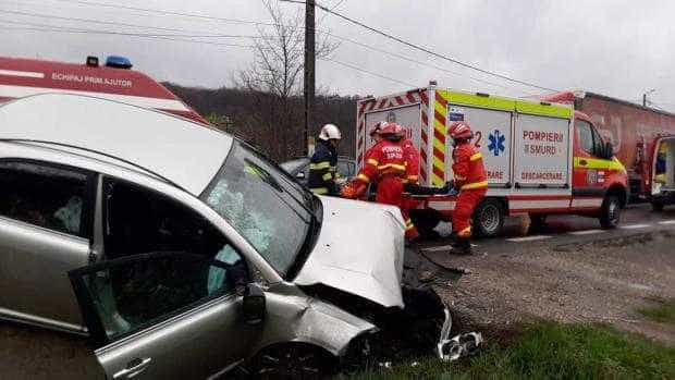 Șofer octogenar și soția lui, victime ale unui accident, la Drăganu