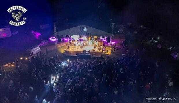Poze impresionante de la festivalul moto rock de la Corbeni. 4000 de participanți în cele două zile de festival
