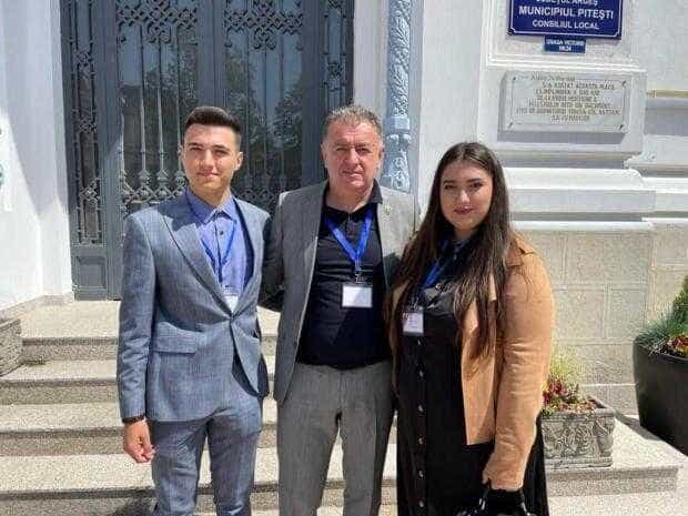 Doi tineri au fost „Primari pentru o zi”, la Pitești