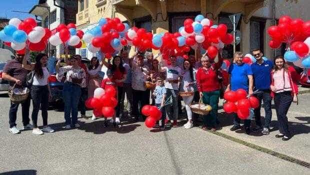 PSD Câmpulung i-a sărbătorit pe cei mici cu baloane, cărți și bomboane 