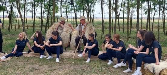 PUP-O, MĂ! Aventură, mult umor și o distribuție de zile mari. Asta le aduce din toamna lui 2022 Prima TV telespectatorilor în Serialul ”Pup-o, mă!”