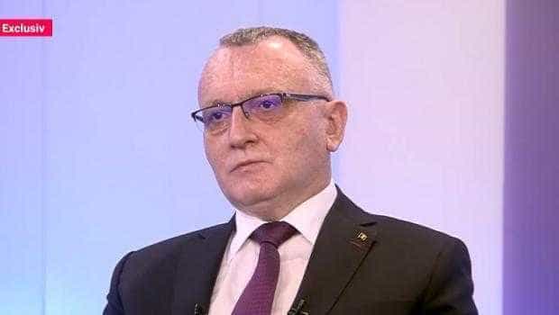Sorin Câmpeanu: „Cel puţin 12 elevi vor lua bursă în fiecare clasă din România”