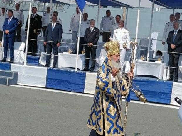 Incident la ceremoniile de Ziua Marinei din Portul militar Constanţa – Slujba religioasă oficiată de ÎPS Teodosie, întreruptă de organizatori