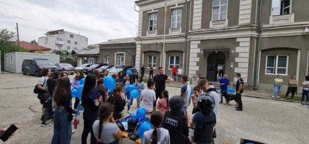 34 de copii din Pitești au petrecut o zi alături de jandarmi